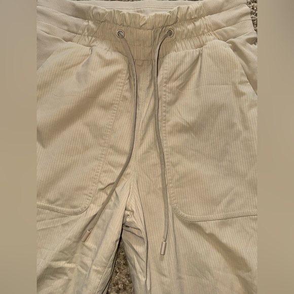 Lululemon Dance Studio Joggers Size 4 Lightweight Athleisure - Picture 8 of 8
